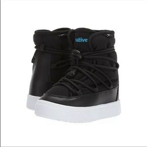 NEW NATIVE kids Unisex Chamonix Boots Sz 8